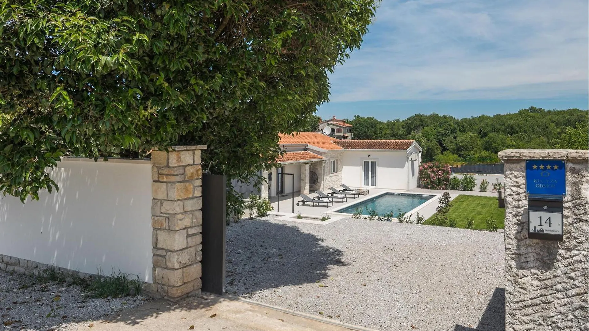 Sveti Lovreč Pazenatički 2 Bedroom Nice Home In Sveti Lovrec Pazenati